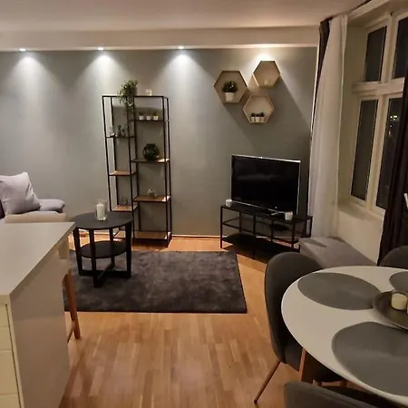 1 Bedroom With A View *